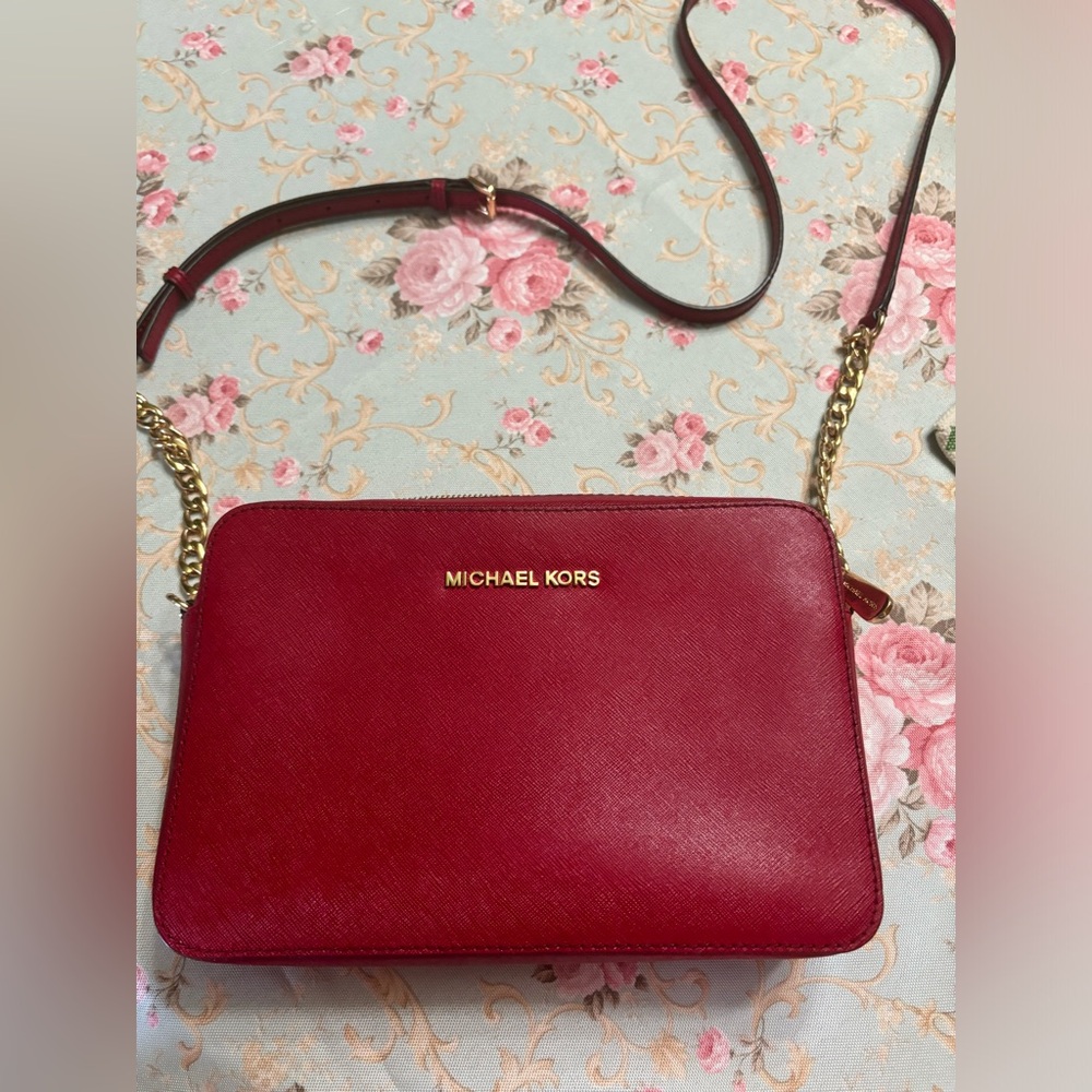 Fall 2024 Hot Color Michael Kors Cherry Red/gold Crossbody bag- gorgeous purse
